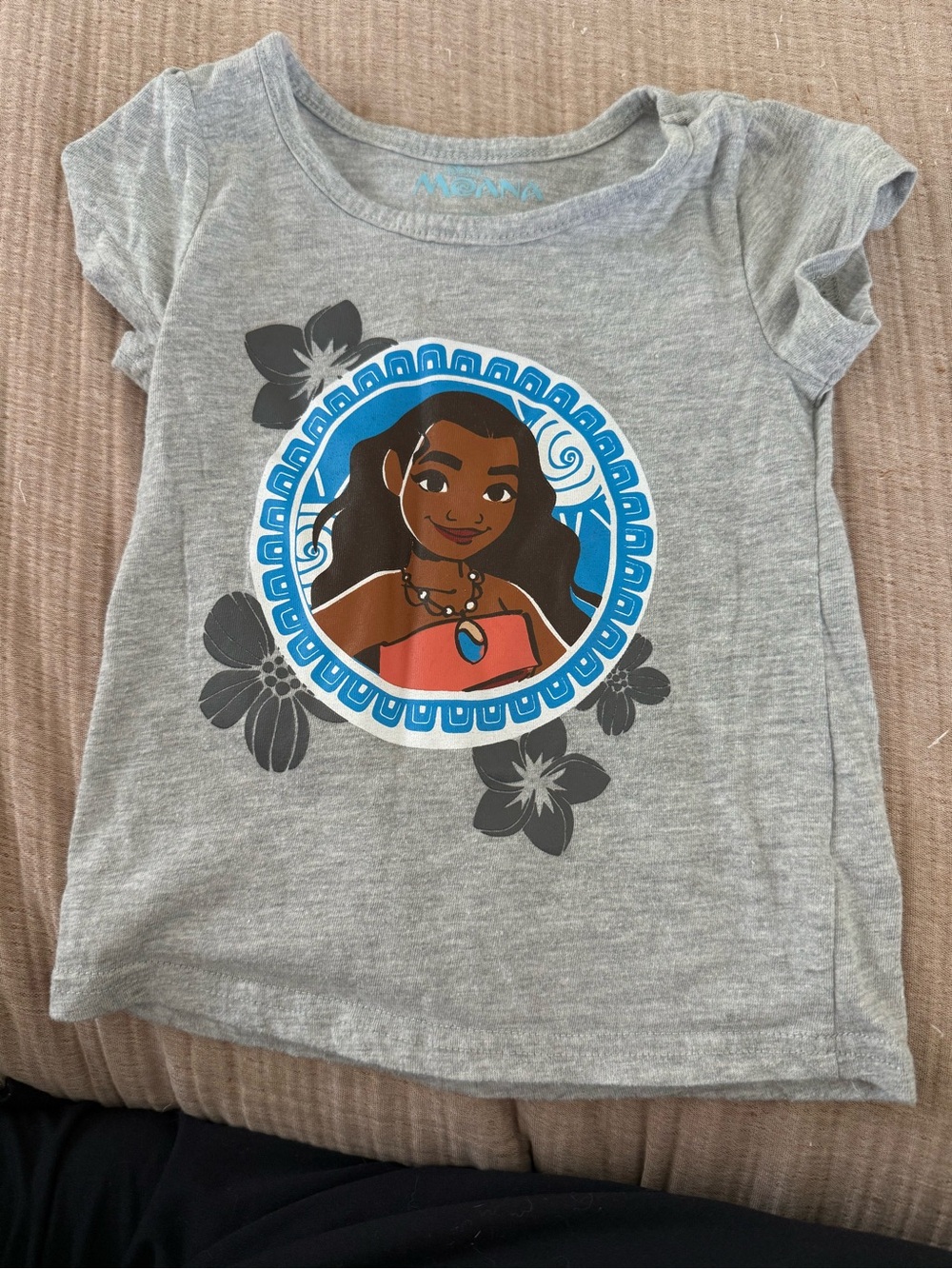 Disney Girls' Gray Moana Graphic Tee with Blue and Coral Accents
